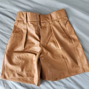 Abercrombie 6 in vegan leather shorts